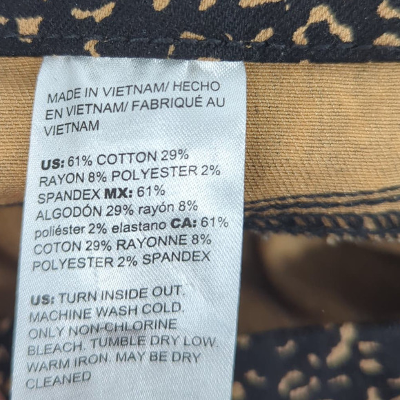 EUC Chico's Reverse Leopard Jeggings Womens US 2 Chicos 00 Faux Pockets - Picture 6 of 7